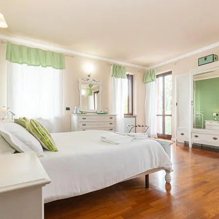 Lanterna Delle Fate 4* אסטי