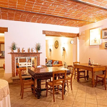 Alojamento de Acomodação e Pequeno-almoço Lanterna Delle Fate 4*